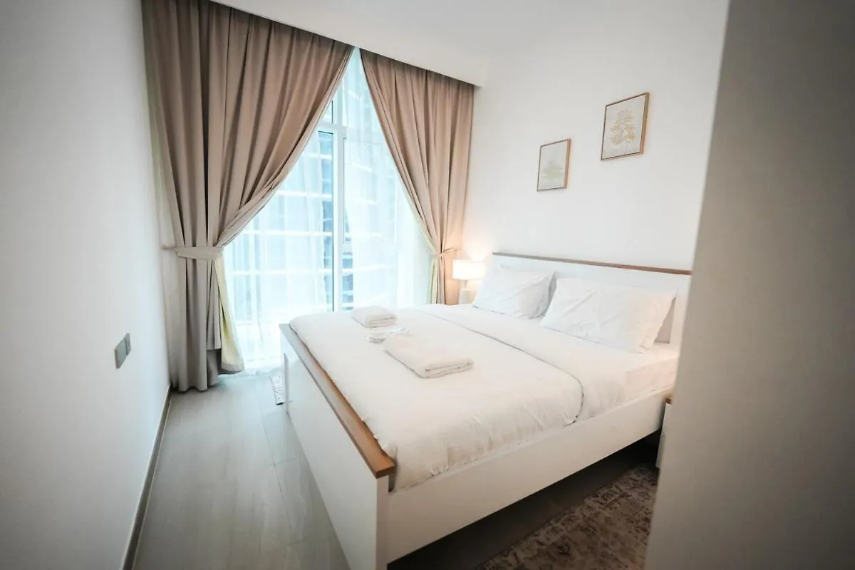 アパート ドバイFresh Luxury 2Br With Amazing Viewアパートメント アラブ首長国連邦